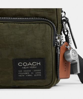 【COACH】バックパック・シグネチャー ジャカード ロック クロスボディ バッグ・シグネチャー ナイロン ジャカード